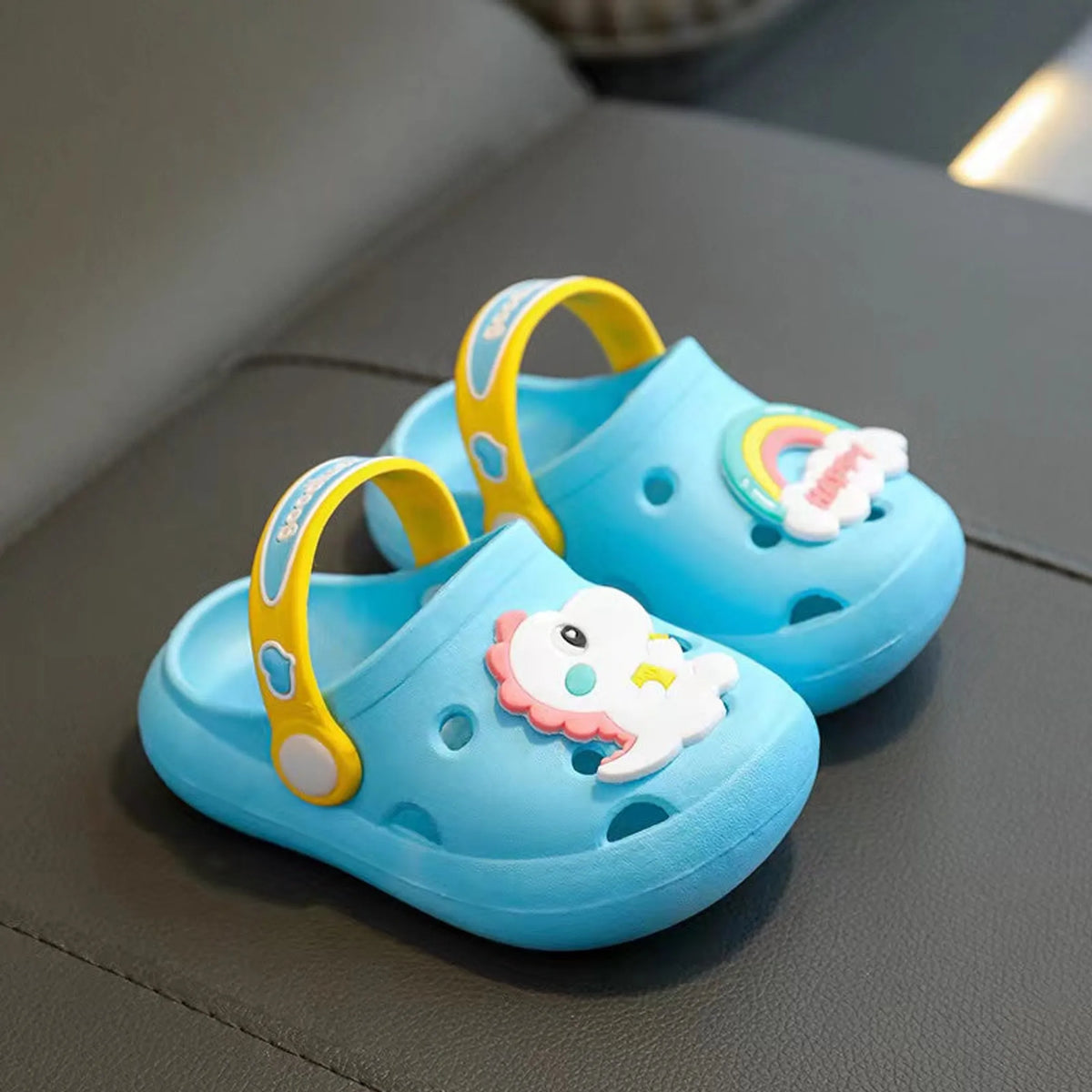 Baby Cartoon Animal & Rainbow Patched Pattern Colorful Soft Bottom Slippers