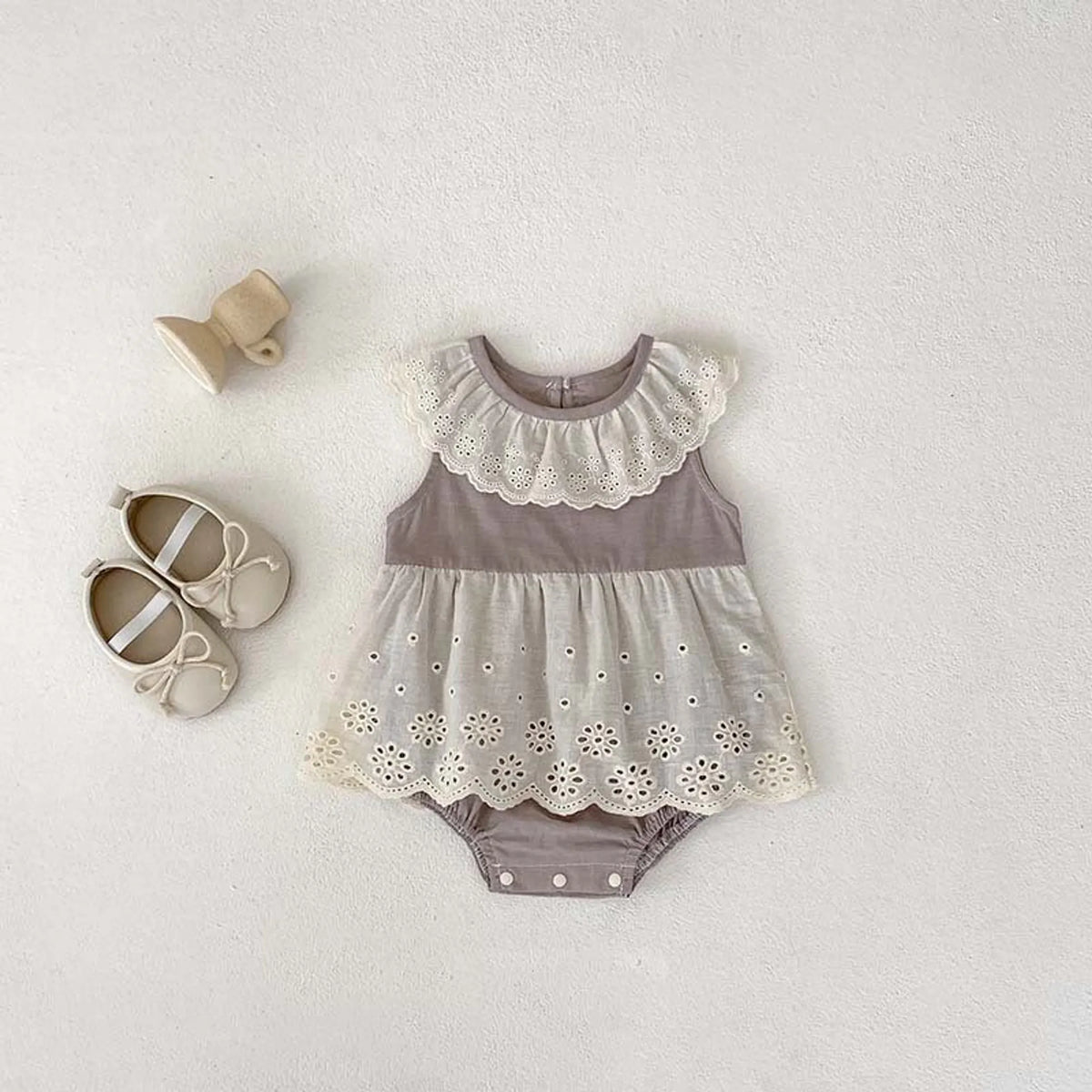 Summer New Design Baby Girls Flowers Hollow Out Pattern Sleeveless Patchwork Onesies